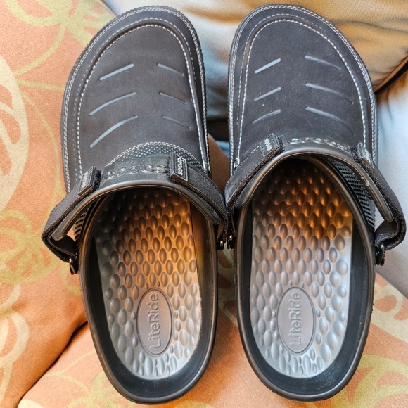 Yukon Vista Literide CROCS, EUC - Picture 3 of 11